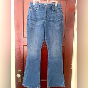 Levi Signature straight leg jeans NWT